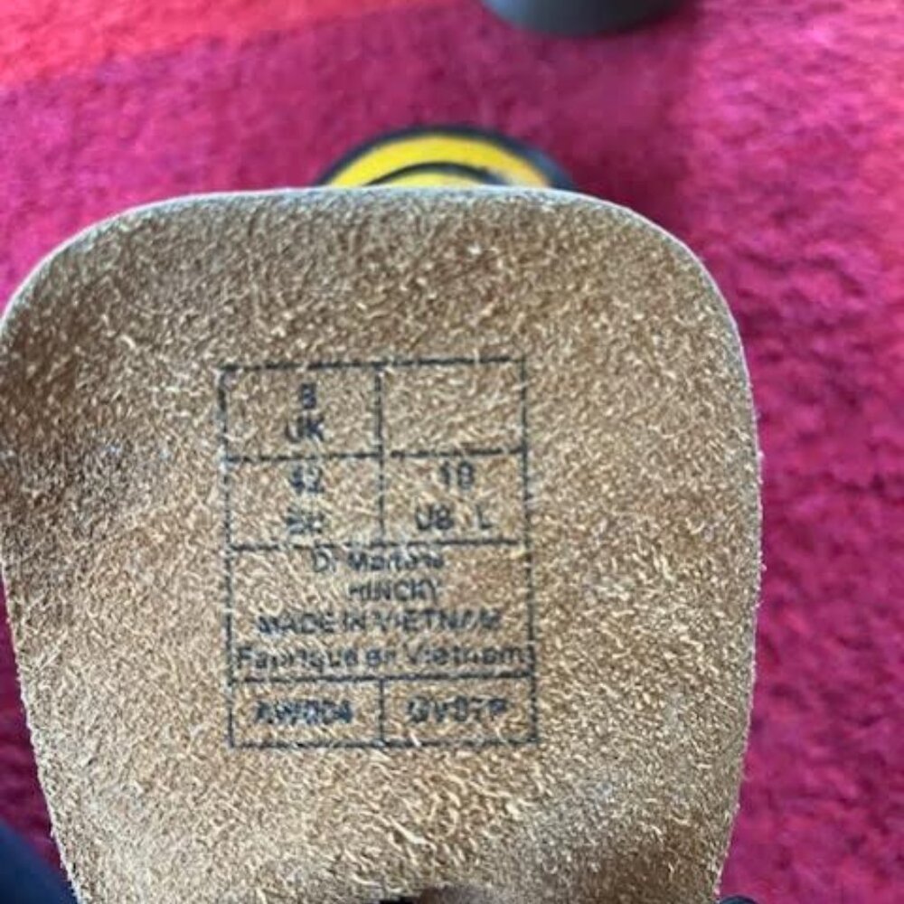 RARE Dr. Martens Smiley Hincky Boot - Picture 4 of 6